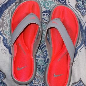 Nike flip flops